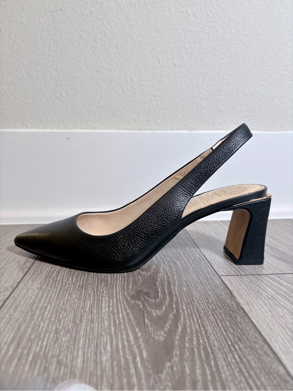 Vince Camuto Black Leather Hamden Slingback Pumps Size 9
